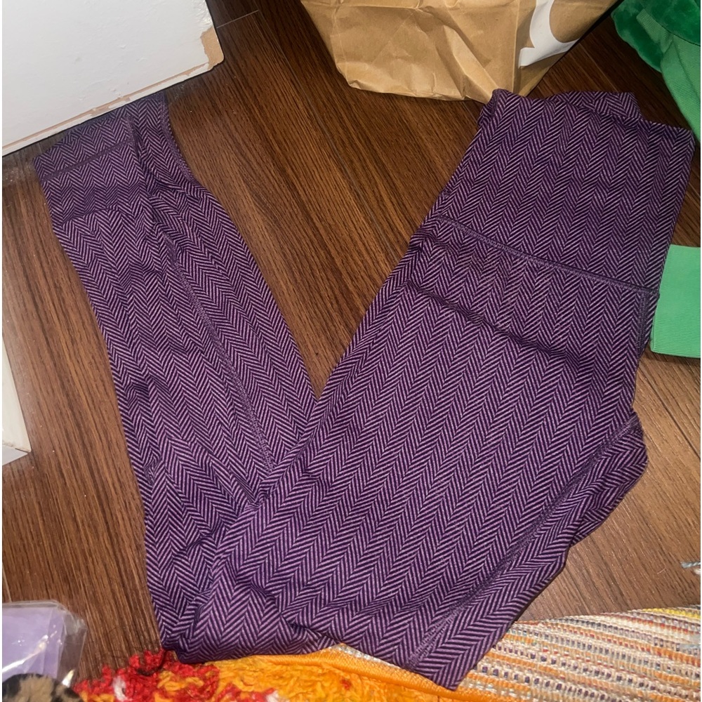 Women’s Lululemon Wonder Under High Rise Purple leggings